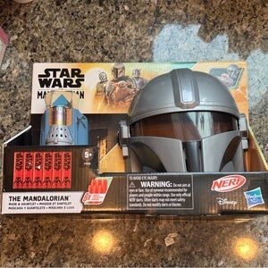 Nerf Star Wars Mandalorian Helmet and Blaster Set